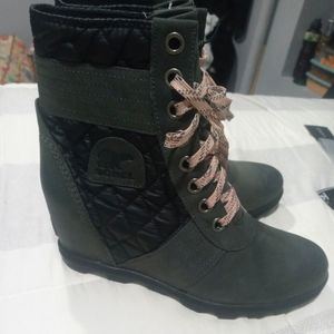 A size 9 in women Sorel boots. Brand new with tags. Valued at $100